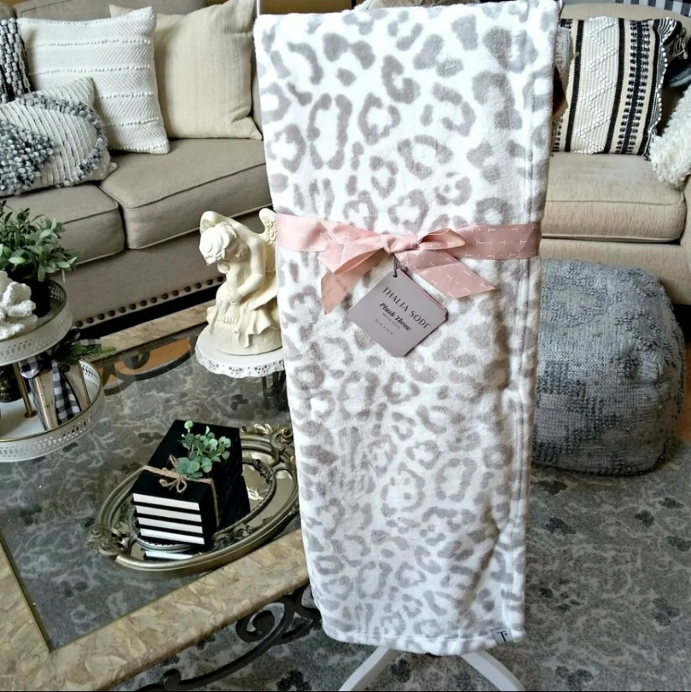 ‼️LAST ONE!!‼️  🐆 NWT! Animal PRINT PLUSH THROW 🐆